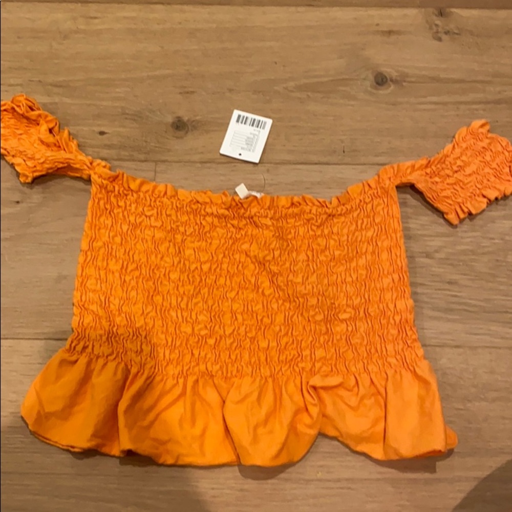 Never before worn still w tags
